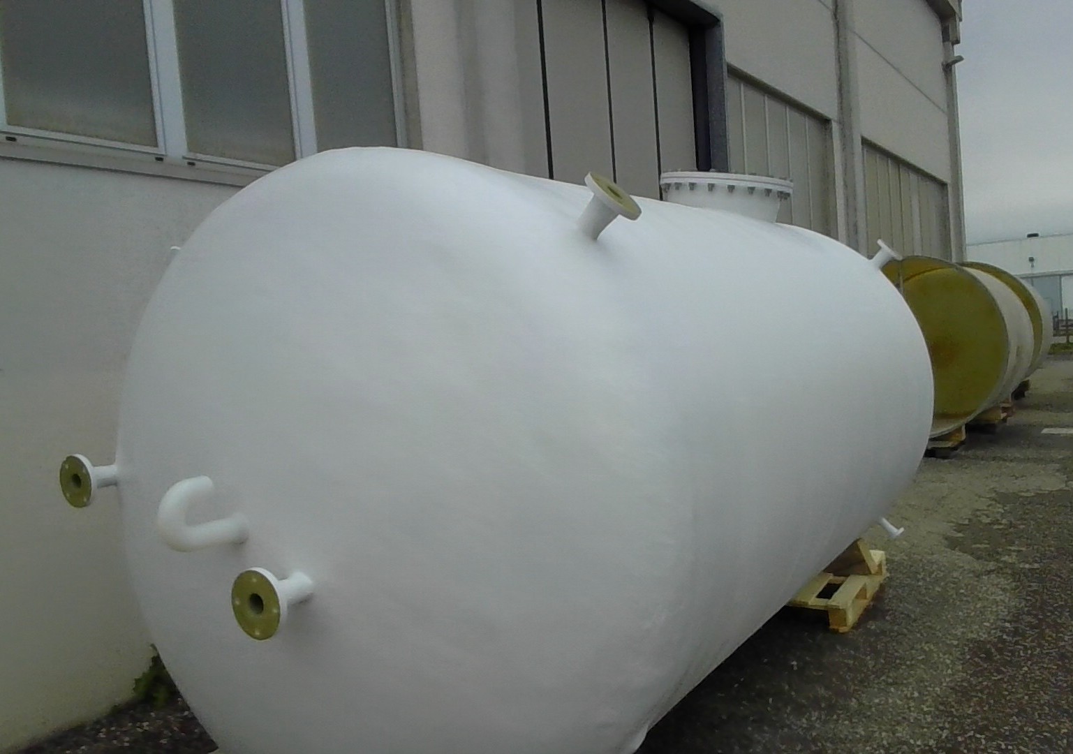 batteria serbatoi su piedi art.5 dn 2500 da 30 mc per liquami industriali A&A